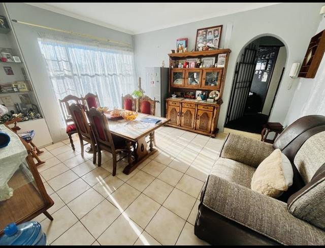 4 BEDROOM HOUSE FOR SALE IN SUIDEROORD